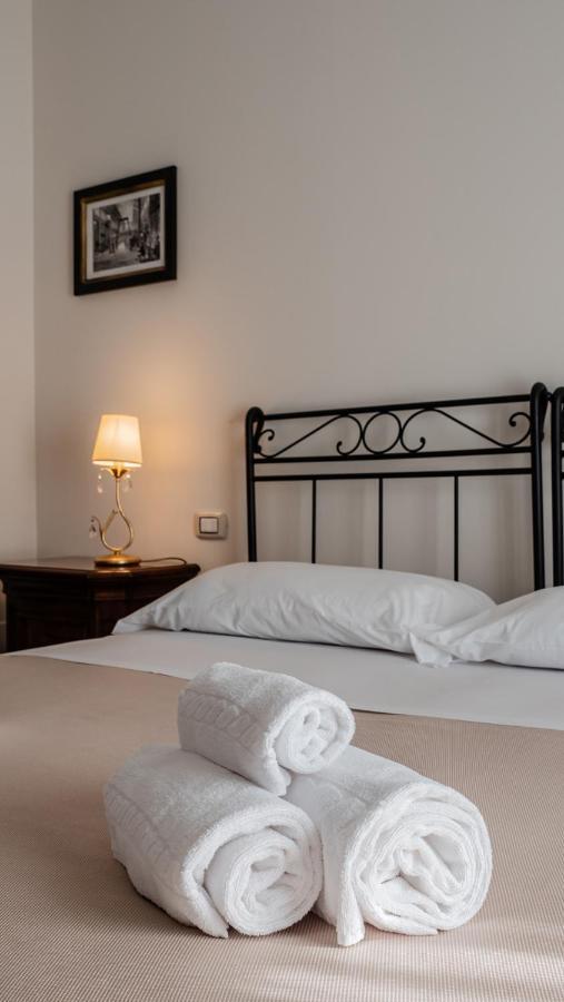 Bed and Breakfast Palazzo Dei Pavoni, Relais Di Charme LʼAquila Exterior foto