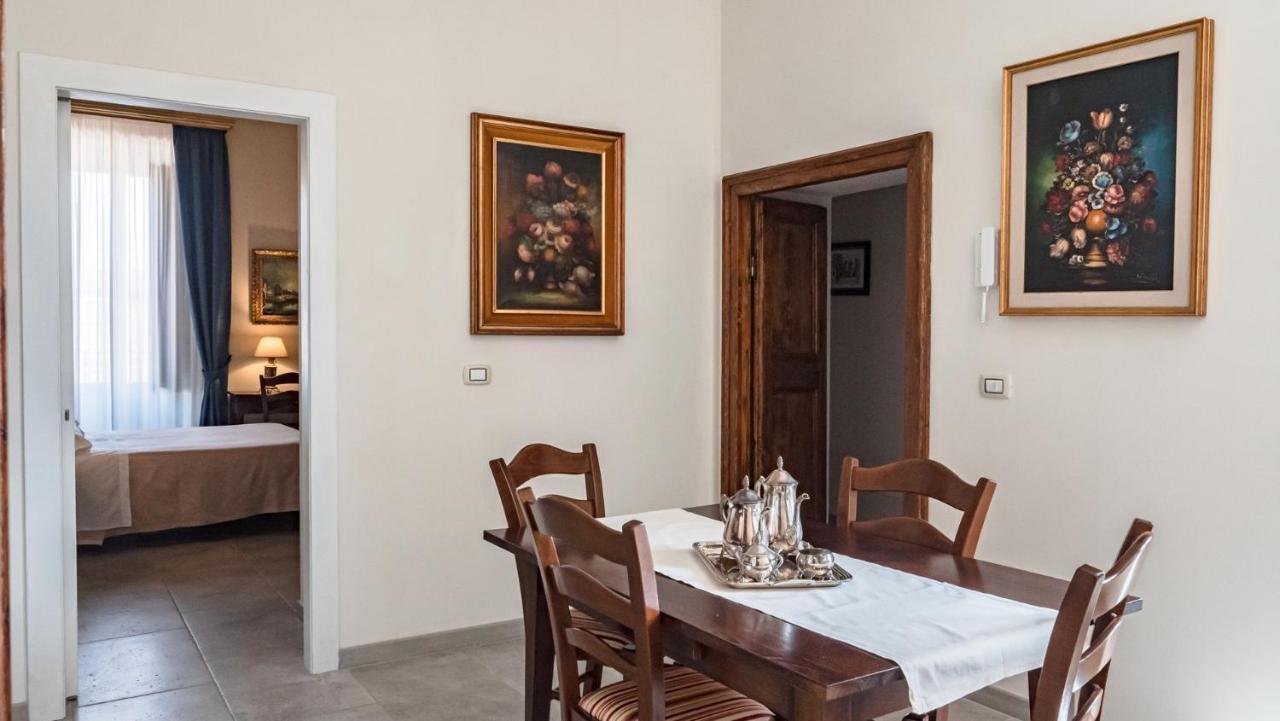 Bed and Breakfast Palazzo Dei Pavoni, Relais Di Charme LʼAquila Exterior foto
