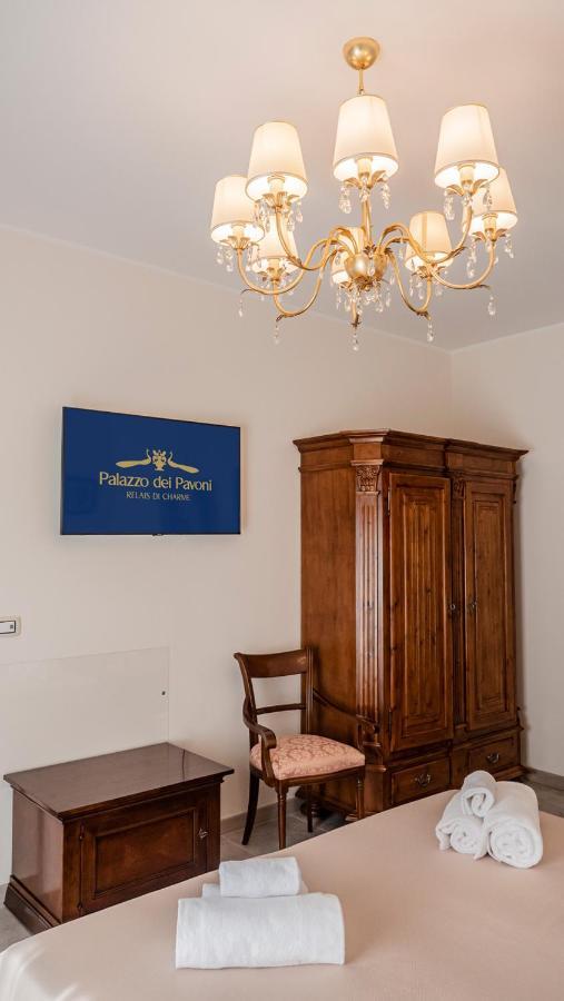 Bed and Breakfast Palazzo Dei Pavoni, Relais Di Charme LʼAquila Exterior foto