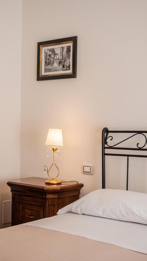 Bed and Breakfast Palazzo Dei Pavoni, Relais Di Charme LʼAquila Exterior foto