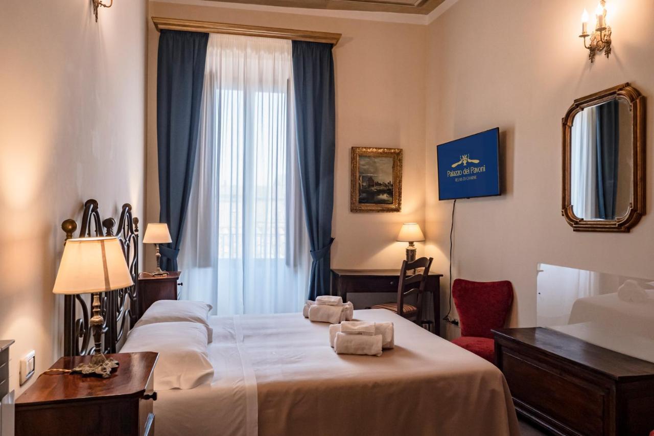Bed and Breakfast Palazzo Dei Pavoni, Relais Di Charme LʼAquila Exterior foto