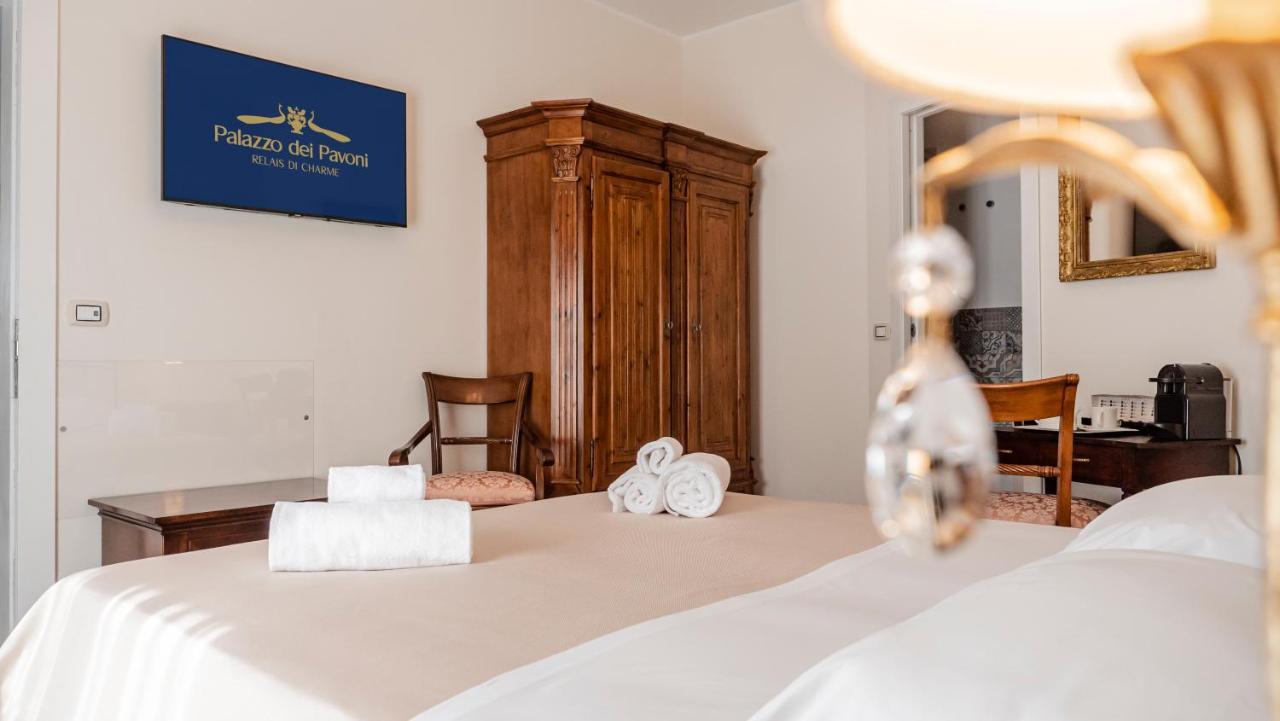 Bed and Breakfast Palazzo Dei Pavoni, Relais Di Charme LʼAquila Exterior foto