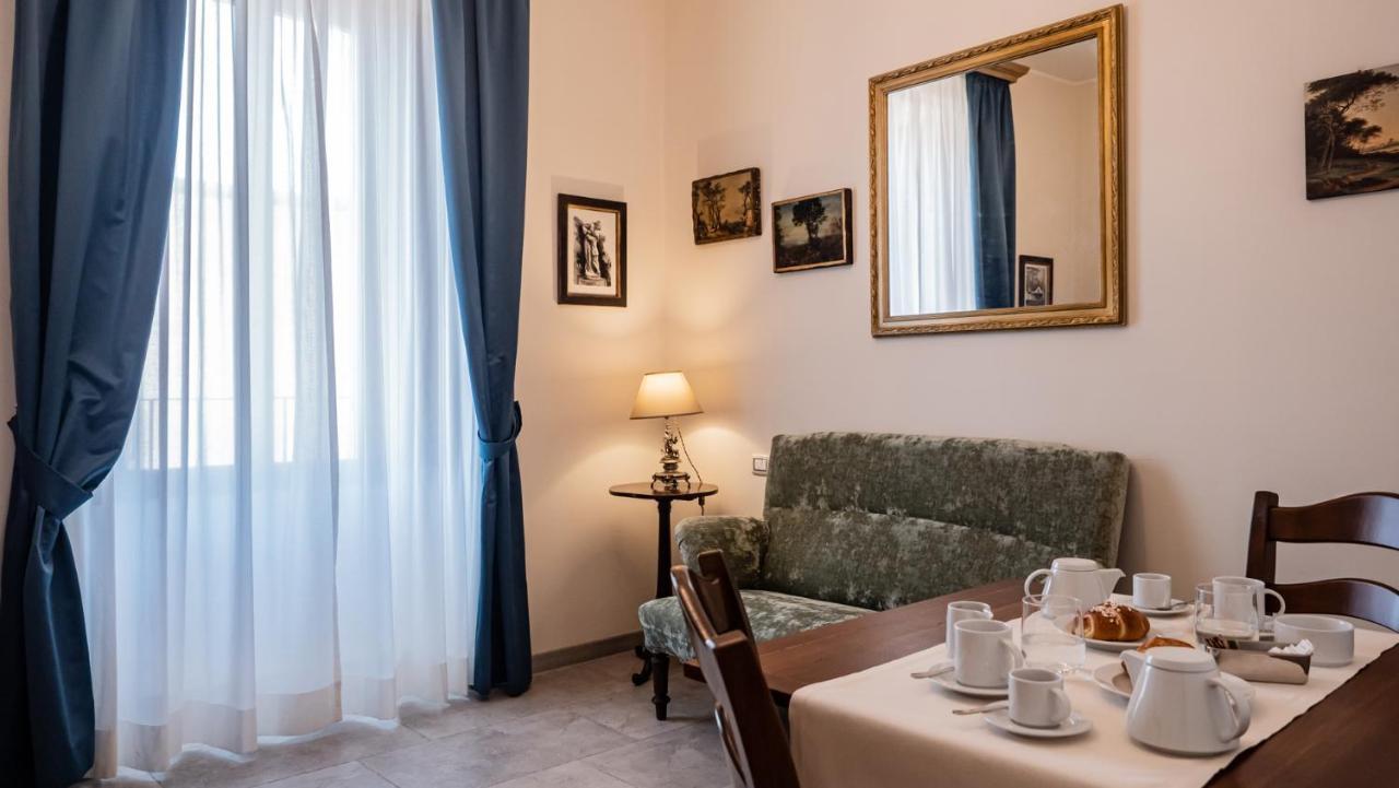Bed and Breakfast Palazzo Dei Pavoni, Relais Di Charme LʼAquila Exterior foto